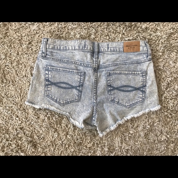 Abercrombie & Fitch Jean Shorts Size 2/W26 - Picture 2 of 4